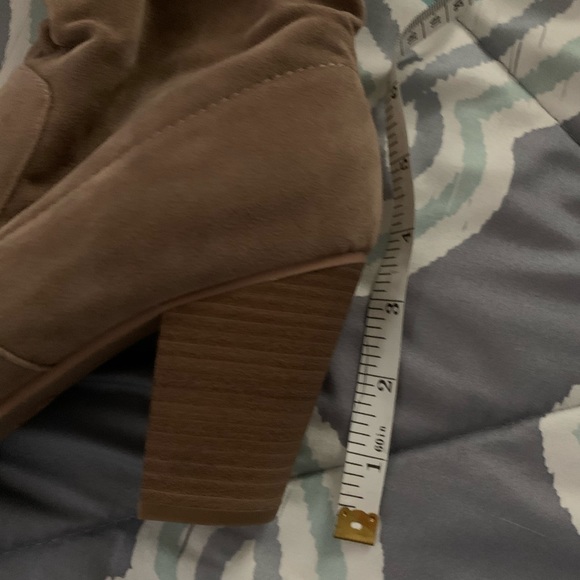 NWOT : soft high heel boots - Picture 4 of 5